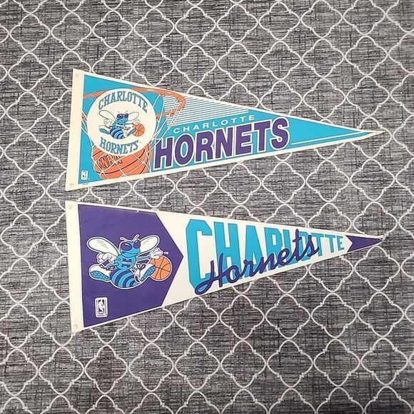Charlotte Hornets 2 NBA 1990's souvenir pennants - Picture 1 of 4